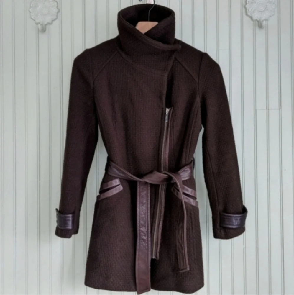 Cole Haan Wool Coat Leather Trim Statement Collar Belted Classic Vintage size 6